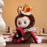 Peluche Labubu Card – The Monsters Let’s Checkmate Series