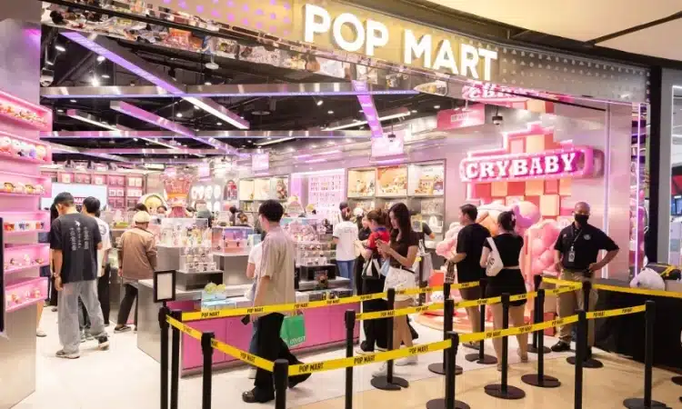pop mart store blind box